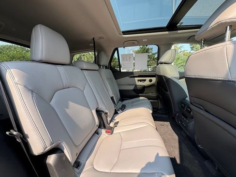 Used 2025 Honda Pilot Touring image 40