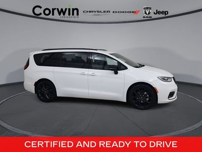 Used 2025 Chrysler Pacifica Limited