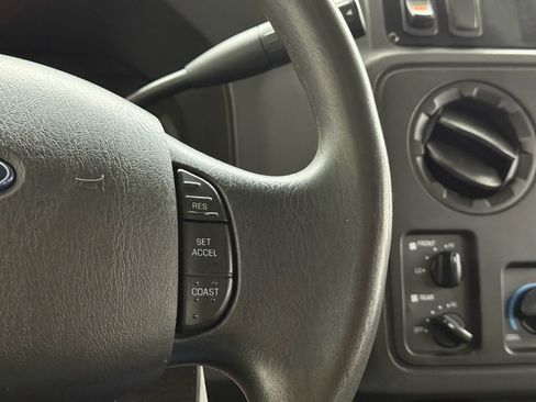 Used 2014 Ford E-150 and Econoline 150 Extended image 18