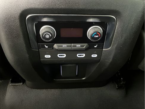 Used 2023 Chevrolet Suburban High Country w/ Advanced Technology Package AWD/4WD image 26
