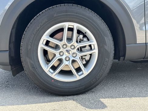 New 2025 Ford Explorer Active w/ Active Comfort Package image 9