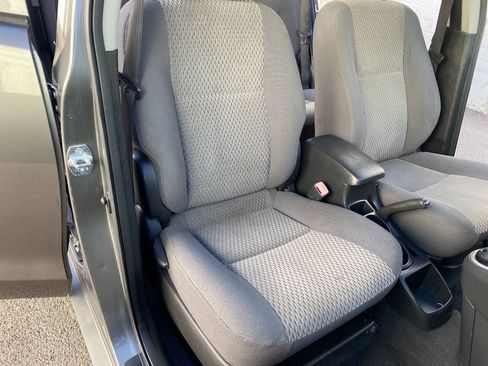 Used 2008 Toyota Matrix FWD image 35