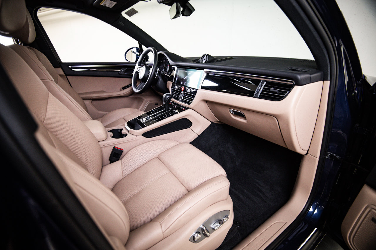 Certified 2026 Porsche Macan AWD/4WD image 28