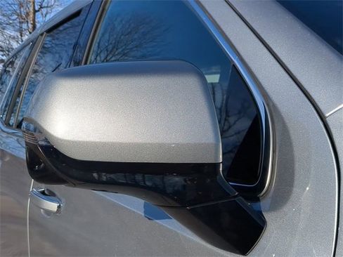 Used 2024 GMC Yukon Denali w/ Advanced Technology Package image 11