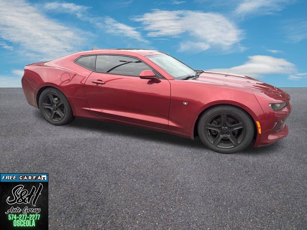 Used 2017 Chevrolet Camaro LT RWD image 4