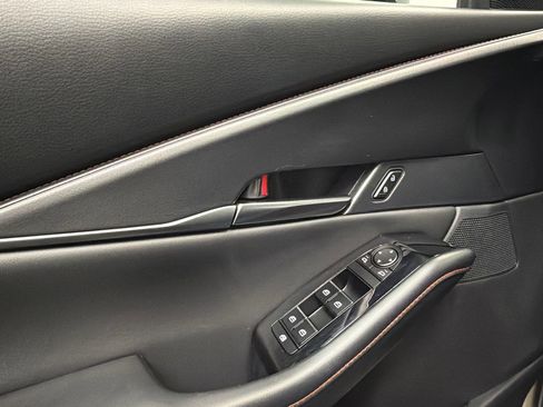 Used 2025 MAZDA CX-30 Carbon image 35