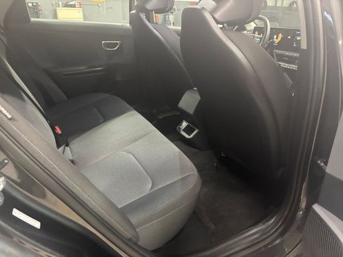 Used 2025 Kia K4 LXS image 38