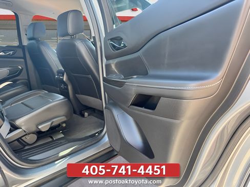 Used 2021 GMC Acadia SLT FWD image 31