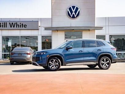 New 2025 Volkswagen Tiguan SE