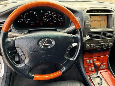Used 2005 Lexus LS 430 RWD image 15