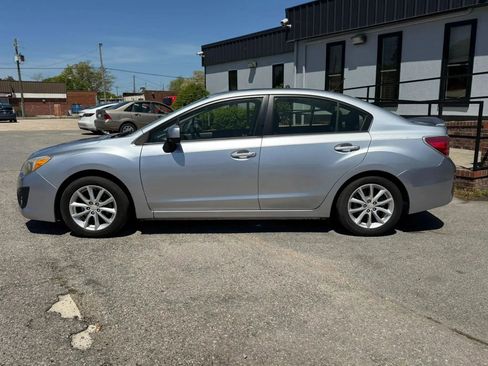 Used 2013 Subaru Impreza 2.0i Premium w/ All-Weather Pkg AWD/4WD image 10