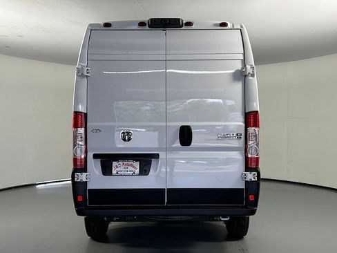 Used 2025 RAM ProMaster 2500 FWD image 3