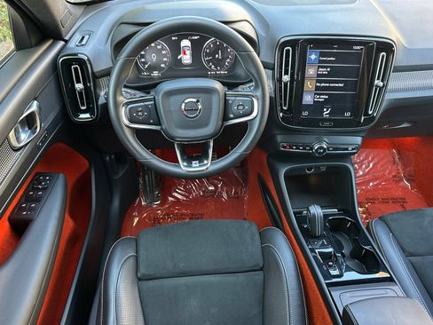 Used 2019 Volvo XC40 T5 R-Design AWD/4WD image 13