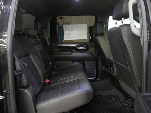 Used 2024 Chevrolet Silverado 3500 LTZ w/ LTZ Convenience Package image 15