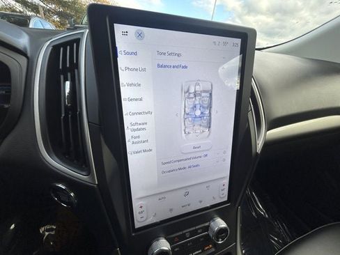 Used 2023 Ford Edge SEL image 17