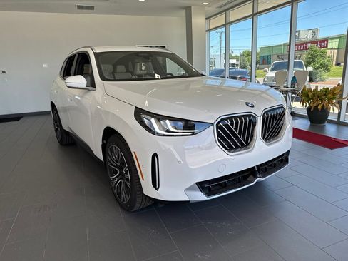 New 2026 BMW X3 xDrive30i w/ Premium Package AWD/4WD image 2