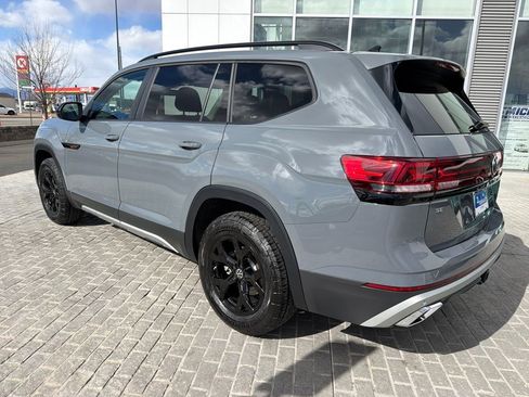 Certified 2025 Volkswagen Atlas Peak Edition SE image 5