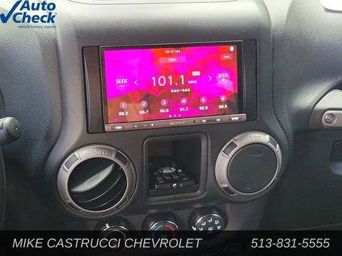 Used 2016 Jeep Wrangler Unlimited Sport w/ Connectivity Group AWD/4WD image 13