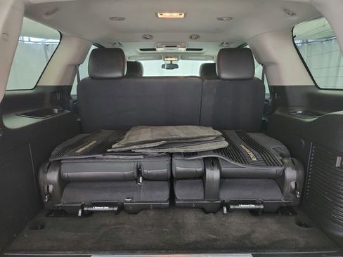 Used 2014 Cadillac Escalade Premium image 32