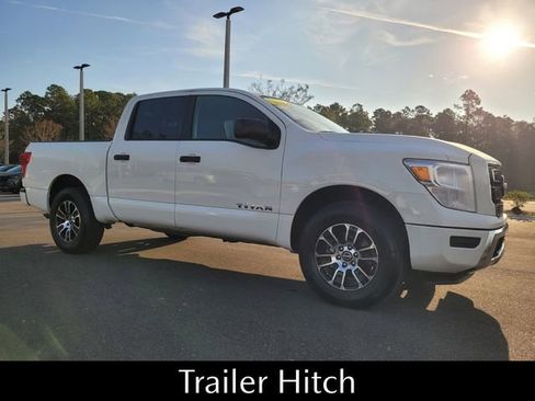 Used 2024 Nissan Titan SV w/ Accessory Utility Package image 15