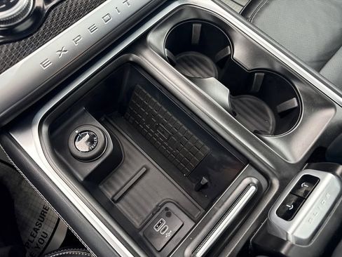 Used 2025 Ford Expedition Platinum w/ Stealth Appearance Package image 44