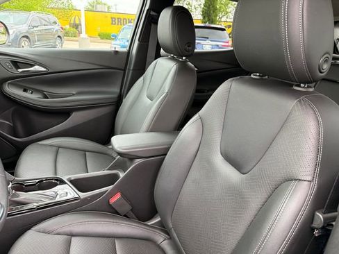 Certified 2023 Buick Encore GX Essence AWD/4WD image 19