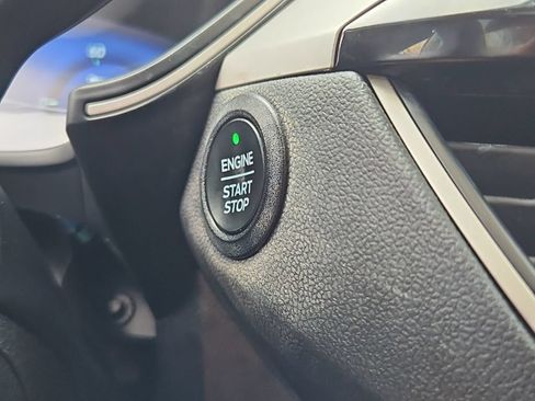 Used 2022 Ford Escape SEL w/ Technology Package FWD image 17