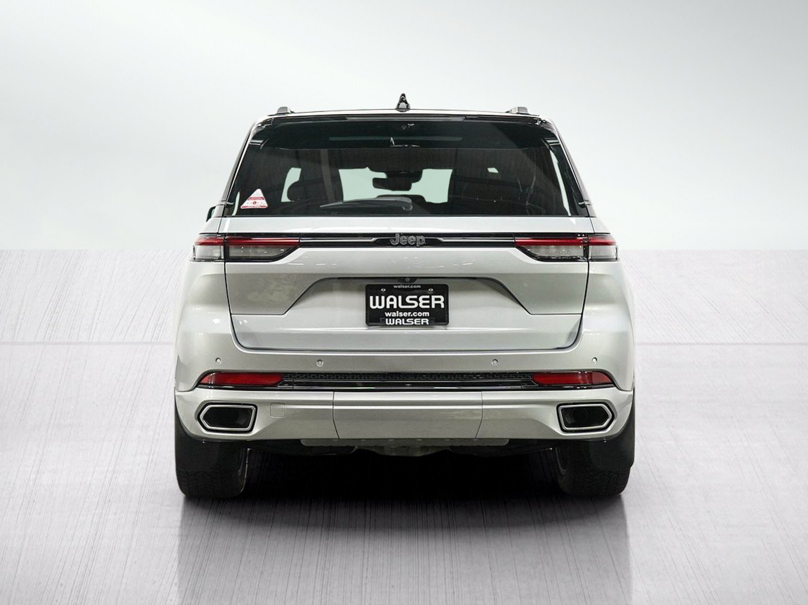 Used 2022 Jeep Grand Cherokee Summit AWD/4WD image 4
