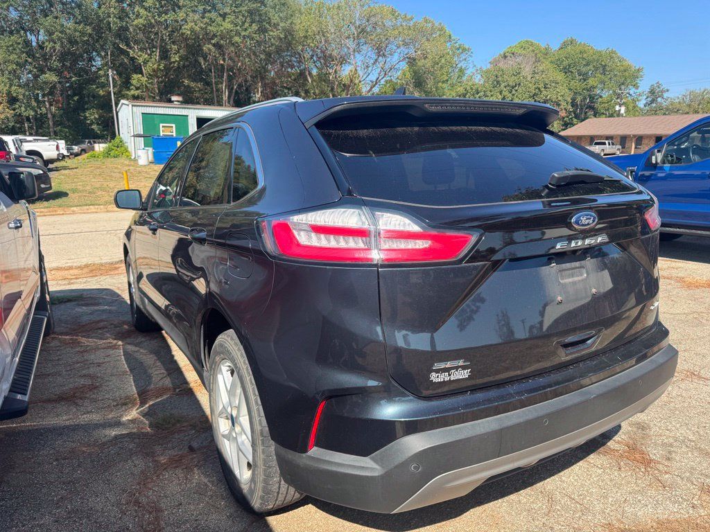 Used 2022 Ford Edge SEL w/ Convenience Package AWD/4WD image 4
