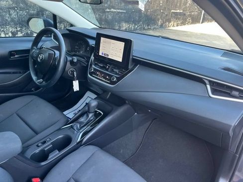 Used 2025 Toyota Corolla LE FWD image 22