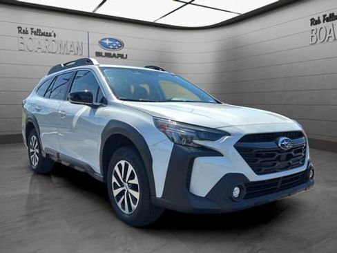 Used 2024 Subaru Outback Premium AWD/4WD image 2