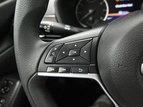 Used 2025 Nissan Altima 2.5 SV FWD image 20