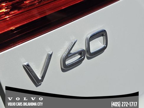 Certified 2024 Volvo V60 B5 Cross Country Plus w/ Protection Package Premier image 10