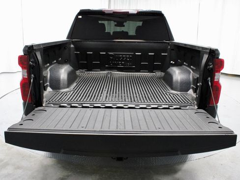 Used 2022 Chevrolet Silverado 1500 LT AWD/4WD image 16