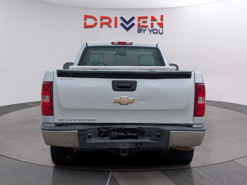 Used 2010 Chevrolet Silverado 1500 W/T RWD image 4
