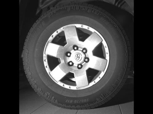 Used 2007 Toyota FJ Cruiser 4WD image 11