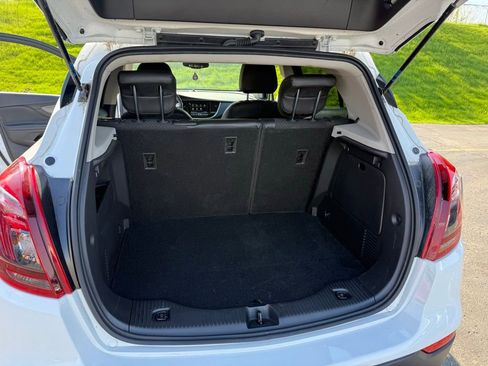 Used 2022 Buick Encore Preferred w/ Safety Package AWD/4WD image 5