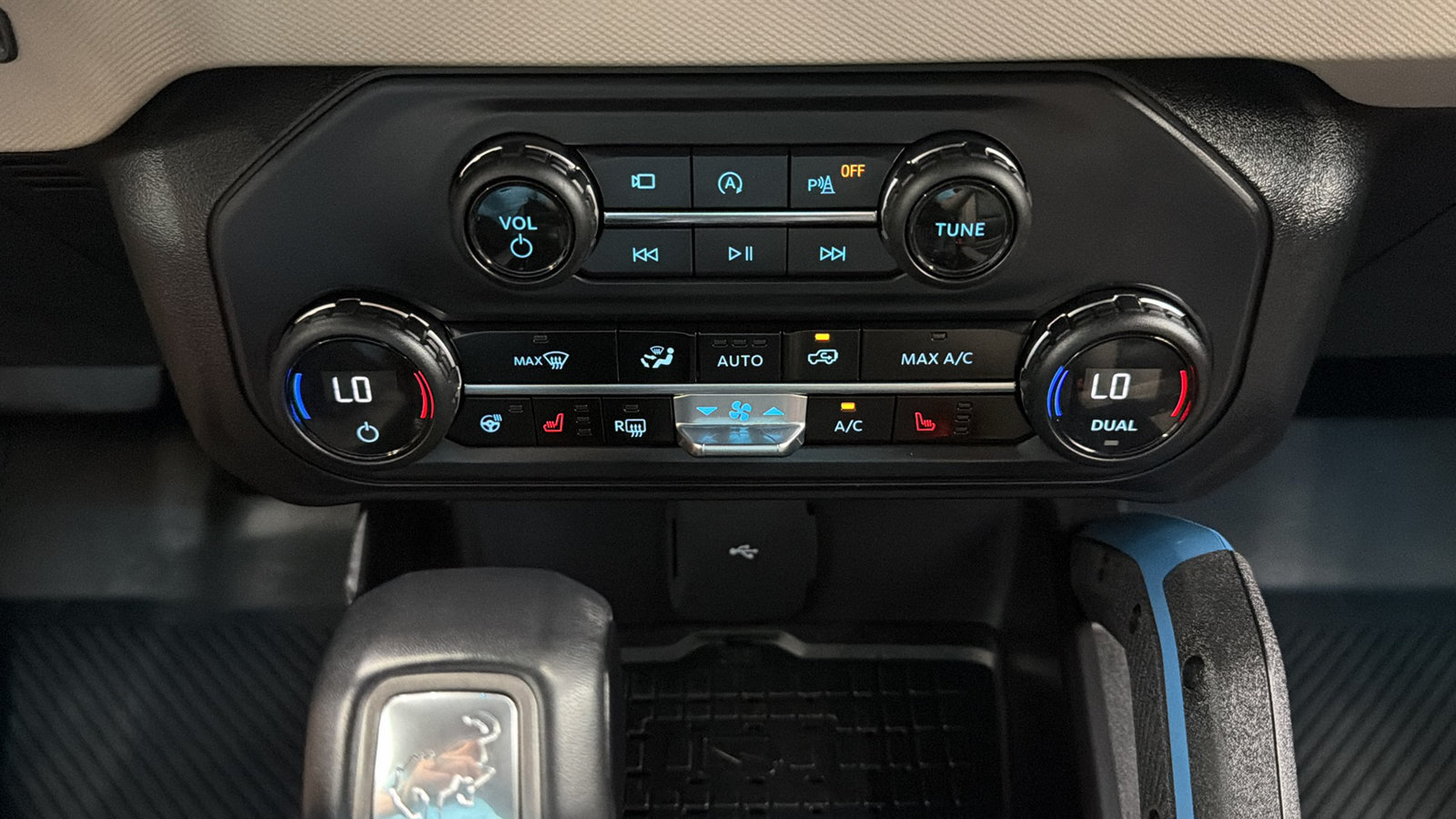 Used 2024 Ford Bronco Wildtrak AWD/4WD image 23
