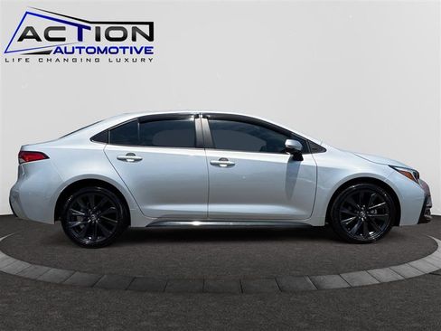 Used 2023 Toyota Corolla SE image 9