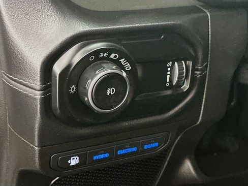 Used 2024 Jeep Wrangler High Altitude AWD/4WD image 17
