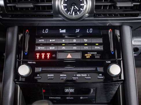Used 2025 Lexus IS 500 RWD image 33