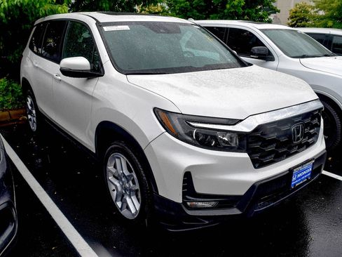 Used 2024 Honda Passport EX-L image 4
