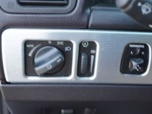 Used 2004 Ford Thunderbird image 33