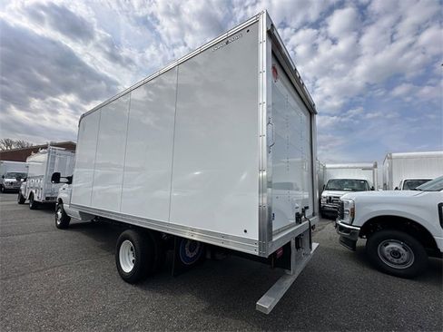 New 2024 Ford E-450 and Econoline 450 Super Duty w/ Power Windows & Locks Group image 13