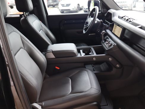 Used 2024 Land Rover Defender 90 X-Dynamic SE AWD/4WD image 33