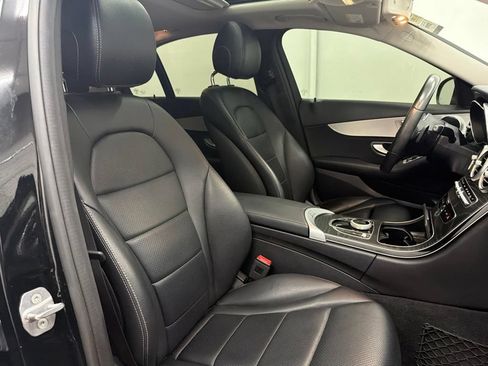 Certified 2019 Mercedes-Benz C 300 Sedan image 33
