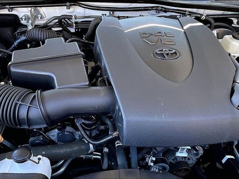 Used 2022 Toyota Tacoma 4x4 Double Cab image 9