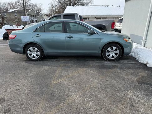 Used 2009 Toyota Camry LE image 1
