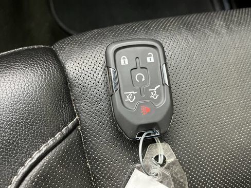 Used 2017 Chevrolet Tahoe Premier AWD/4WD image 32