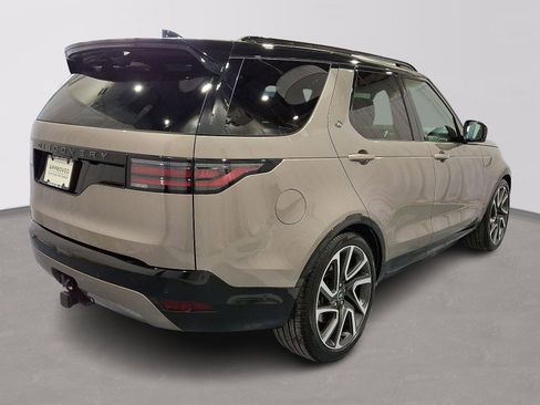 Certified 2025 Land Rover Discovery Dynamic SE image 5